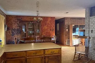 215 Price St, Yoakum, TX 77995 - Photo 8