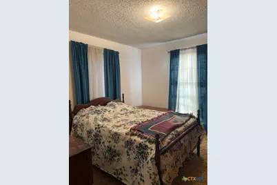 215 Price Street, Yoakum, TX 77995 - Photo 12