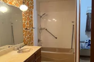 215 Price St, Yoakum, TX 77995 - Photo 16