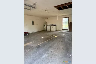 215 Price Street, Yoakum, TX 77995 - Photo 20