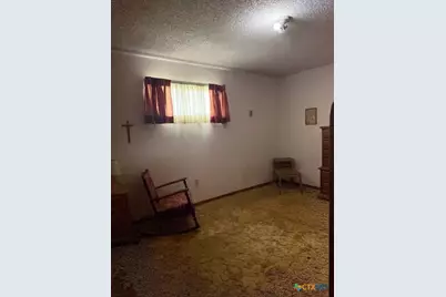 215 Price Street, Yoakum, TX 77995 - Photo 14