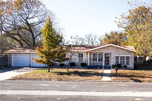 208 N 2nd St, Copperas Cove, TX 76522 - Photo 2