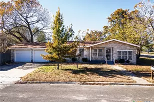 208 N 2nd St, Copperas Cove, TX 76522 - Photo 1