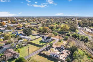 1002 E Commercial St, Victoria, TX 77901 - Photo 26