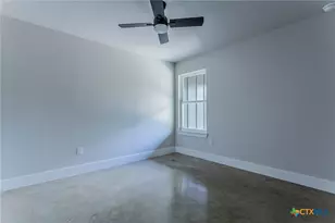 395 W Avenue J, Belton, TX 76513 - Photo 10