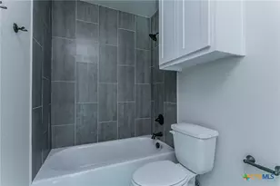 395 W Avenue J, Belton, TX 76513 - Photo 18