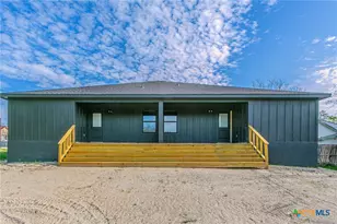 395 W Avenue J, Belton, TX 76513 - Photo 6