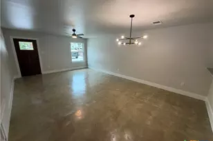 395 W Avenue J, Belton, TX 76513 - Photo 22