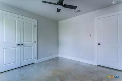 395 W Avenue J, Belton, TX 76513 - Photo 24