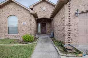 102 Luke Ct, Victoria, TX 77904 - Photo 2