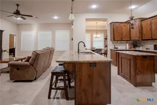 102 Luke Ct, Victoria, TX 77904 - Photo 10