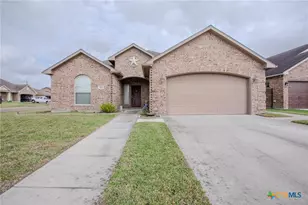 102 Luke Ct, Victoria, TX 77904 - Photo 1