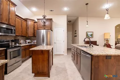 102 Luke Court, Victoria, TX 77904 - Photo 12