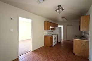 1002 W Avenue B, Copperas Cove, TX 76522 - Photo 4