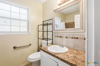 1507 E Mistletoe Avenue, Victoria, TX 77901 - Photo 12