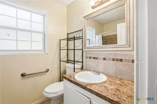 1507 E Mistletoe Ave, Victoria, TX 77901 - Photo 12