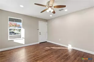 127 Roosevelt Dr, Seguin, TX 78155 - Photo 8