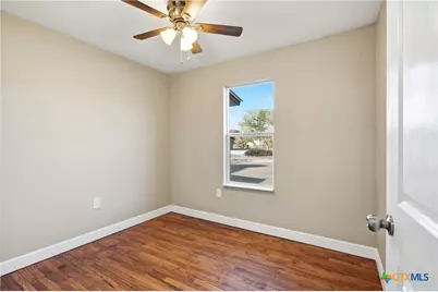 127 Roosevelt Drive, Seguin, TX 78155 - Photo 14