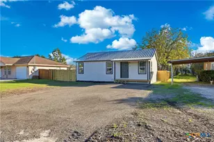 127 Roosevelt Dr, Seguin, TX 78155 - Photo 2