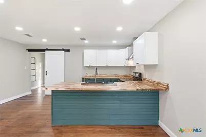 127 Roosevelt Drive, Seguin, TX 78155 - Photo 8