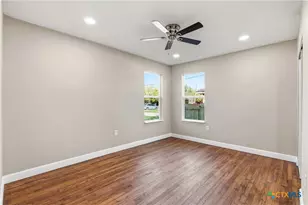 127 Roosevelt Dr, Seguin, TX 78155 - Photo 42