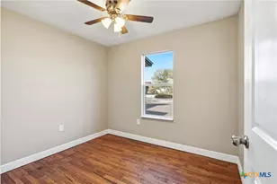 127 Roosevelt Dr, Seguin, TX 78155 - Photo 40