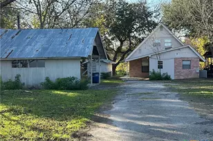 882 Buerger Ln, Seguin, TX 78155 - Photo 1