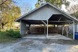 882 Buerger Ln, Seguin, TX 78155 - Photo 2