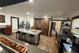 202 Clark St, Yoakum, TX 77995 - Photo 1