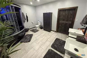 202 Clark St, Yoakum, TX 77995 - Photo 8