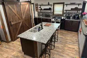 202 Clark St, Yoakum, TX 77995 - Photo 2