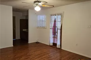 248 Hilltop Dr, Seguin, TX 78155 - Photo 6