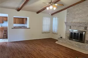 248 Hilltop Dr, Seguin, TX 78155 - Photo 2