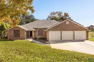 313 Ridge Crest Dr, Seguin, TX 78155 - Photo 2