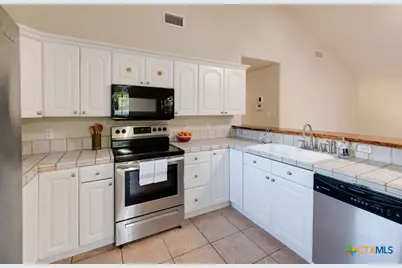 445 Scenic Hills Drive, Canyon Lake, TX 78133 - Photo 10