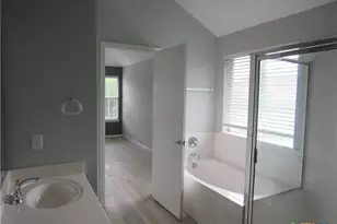 18913 Leigh Ln, Pflugerville, TX 78660 - Photo 12