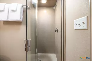 730 E Mather St, New Braunfels, TX 78130 - Photo 18