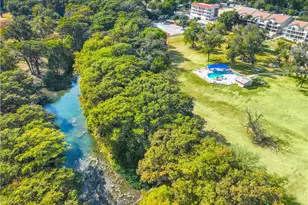 730 E Mather St, New Braunfels, TX 78130 - Photo 2