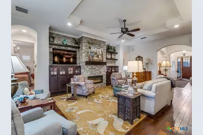 416 Mission Hill Run, New Braunfels, TX 78132 - Photo 4