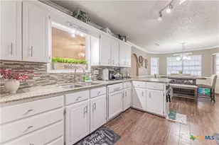 310 N 8th St, Nolanville, TX 76559 - Photo 8