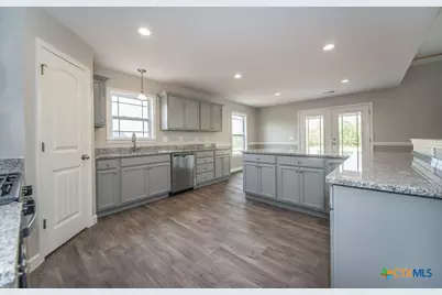 112 Oakmont Lane, La Vernia, TX 78121 - Photo 10