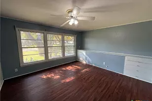 1701 N 13th St, Temple, TX 76501 - Photo 32