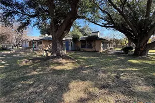 1701 N 13th St, Temple, TX 76501 - Photo 2