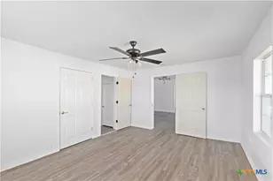 104 E Whitney St, Hamilton, TX 76531 - Photo 8