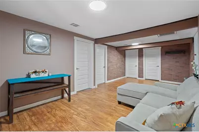 1013 N Colorado Street, Lockhart, TX 78644 - Photo 6