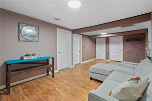 1013 N Colorado St, Lockhart, TX 78644 - Photo 6