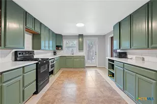 1013 N Colorado St, Lockhart, TX 78644 - Photo 22