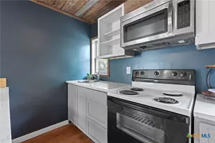 1013 N Colorado St, Lockhart, TX 78644 - Photo 16