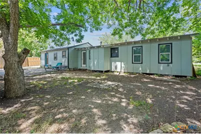 1013 N Colorado Street, Lockhart, TX 78644 - Photo 2