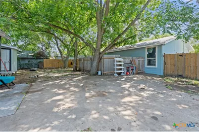 1013 N Colorado Street, Lockhart, TX 78644 - Photo 10